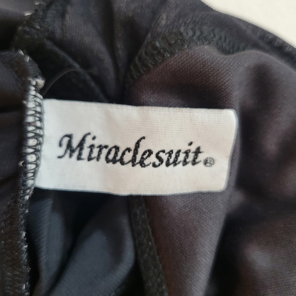 Miraclesuit Pandora One Piece Swimsuit 8 (READ) Black Slimming Mesh Twist Front - Picture 5 of 10